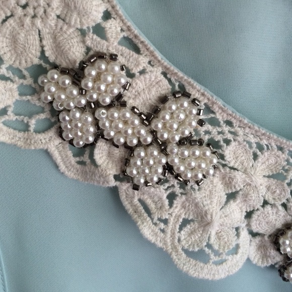 Elegant blouse - Picture 2 of 2