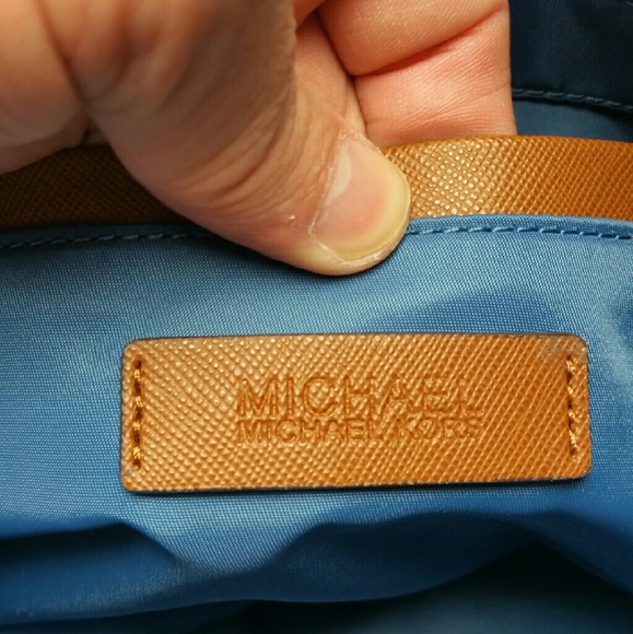 Micheal Kors tote - Picture 4 of 4