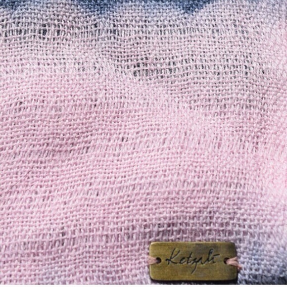 SALE Ketzali Julanik Handmade Alpaca Scarf - Picture 3 of 4