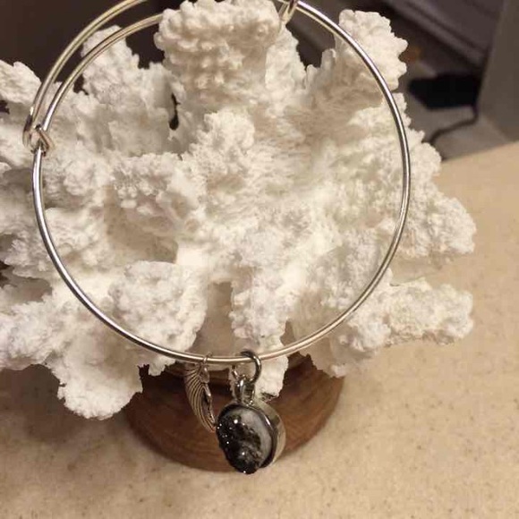 Expandable bangle - Picture 2 of 2