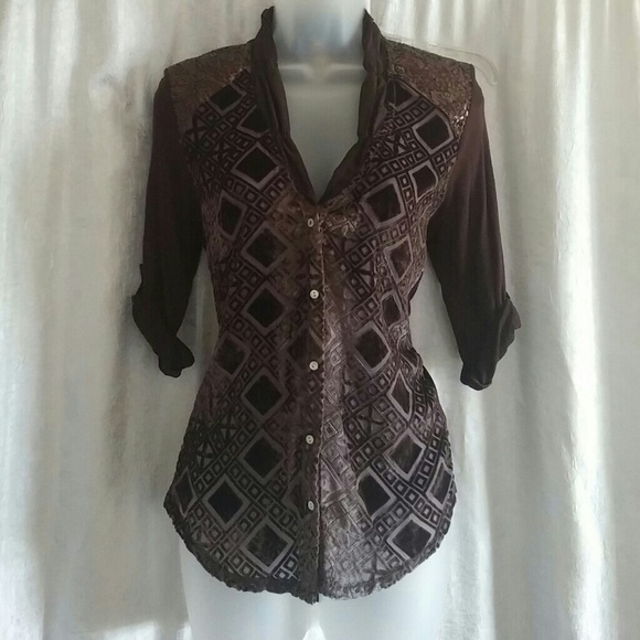 Tiny Chocolate Diamond Button down S