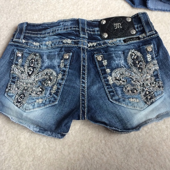 Miss me jean shorts. Size 24
