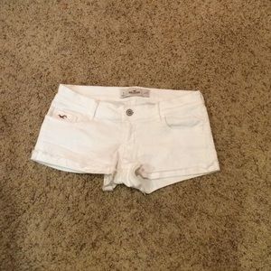 Hollister low rise white denim short-shorts