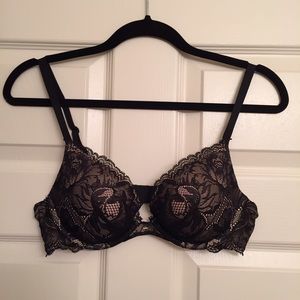 Gorgeous Victorias's Secret Plunge Bra