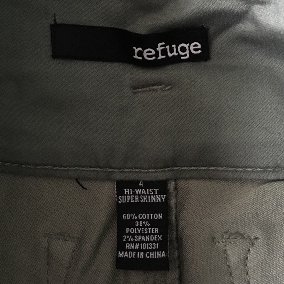 Charlotte Russe High Waisted Jeans - Picture 4 of 4