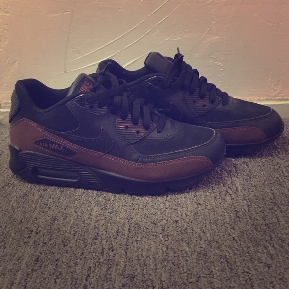 Nike Shoes - Nike Brown & Black Air Max Sneakers