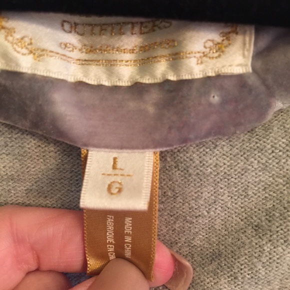 American Eagle Outfitters gray hooded sweater. - Picture 3 of 4