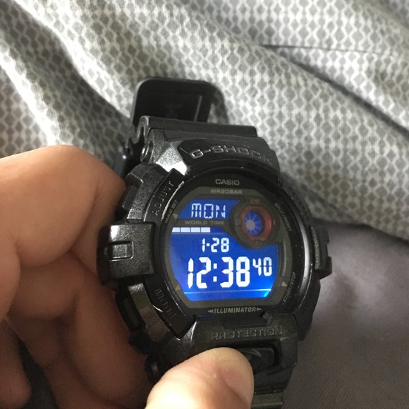 G-Shock Watch - Picture 4 of 4