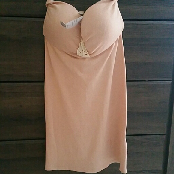 Beautiful top no straps has padding blush color