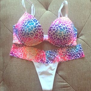 NWOT Victoria's Secret bra and panty set