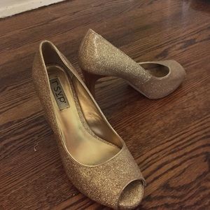 Gold rsvp heels ✨