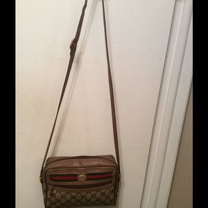 SOLD SOLD 💥Authentic Gucci crossbody