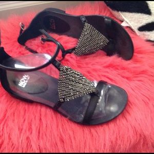 ✨SALE✨Black Crystal NOW sandals Sz37.5