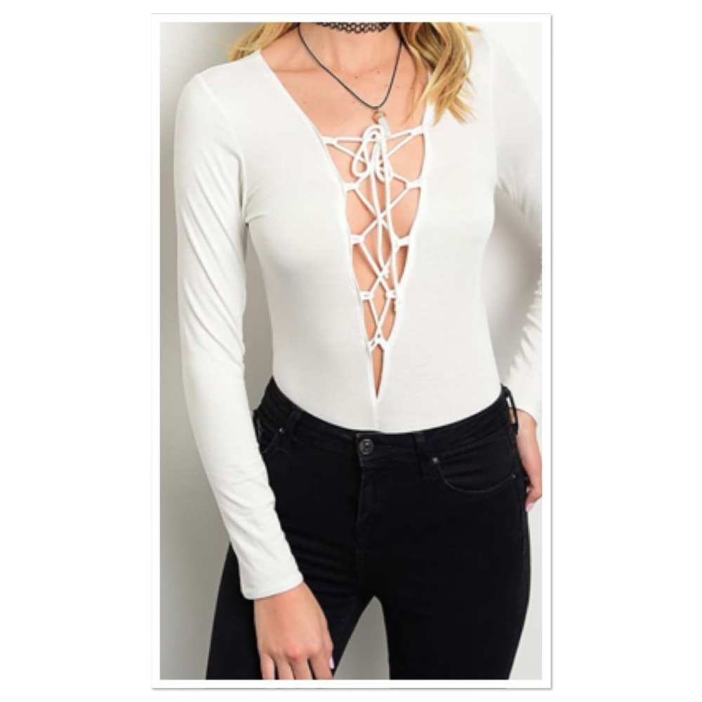 ❌Clearance❌Lace Up Plunging Neckline Bodysuit - Picture 2 of 3