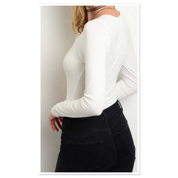 ❌Clearance❌Lace Up Plunging Neckline Bodysuit - Picture 3 of 3