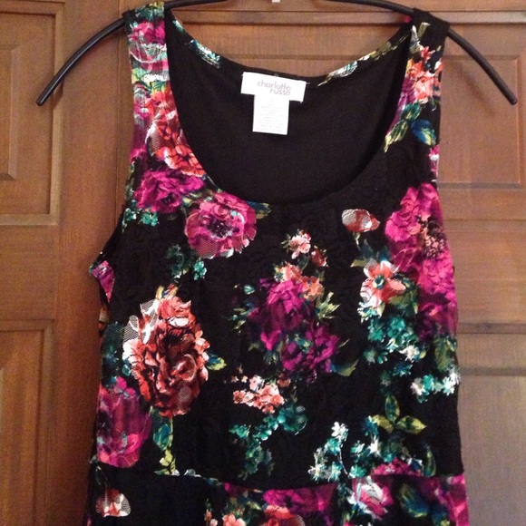 ‼️Never been worn Floral Dress ‼️ - Picture 2 of 3