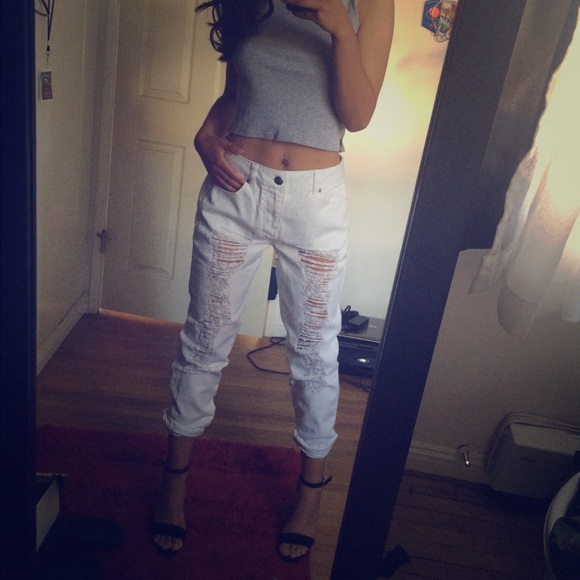 (NWT) F21 DISTRESSED BF JEANS