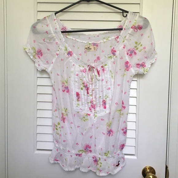 HOLLISTER flower peasant top. Never been worn