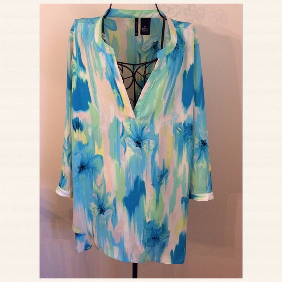 new directions Tops - Watercolor Print Spring Tunic