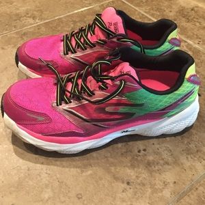 Skechers go run ride 4