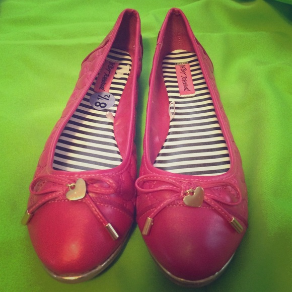 Betsey Johnson Pink Quilted Heart Flats