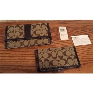 Coach Hamptons Signature Checkbook Wallet