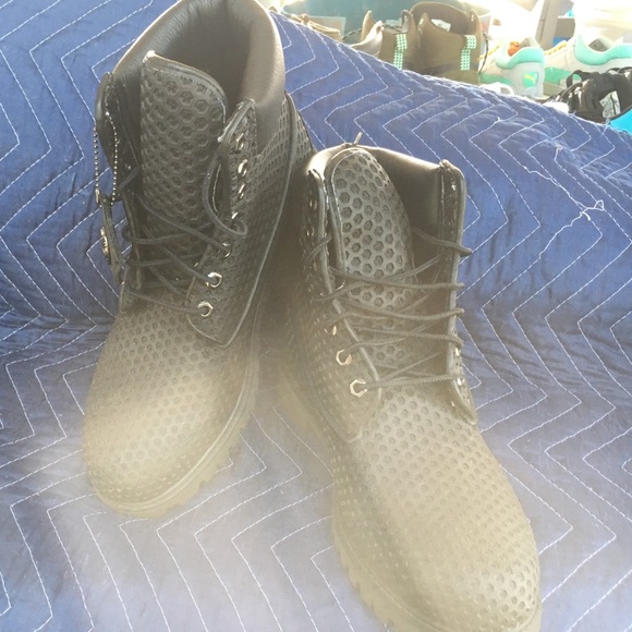 Black Timberlands