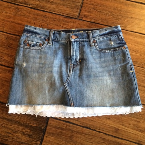 denim skirt with lace trim