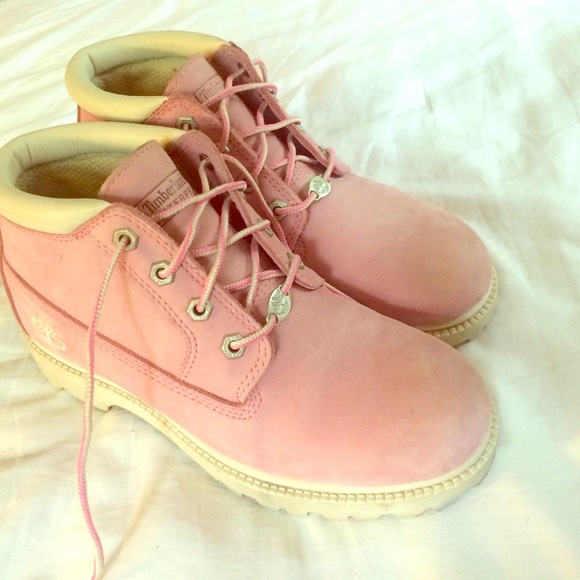 1 HOUR SUPER SALE EUC Pink Timberland boots