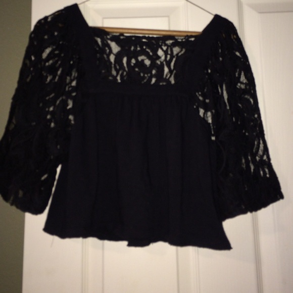 Cute crop black blouse