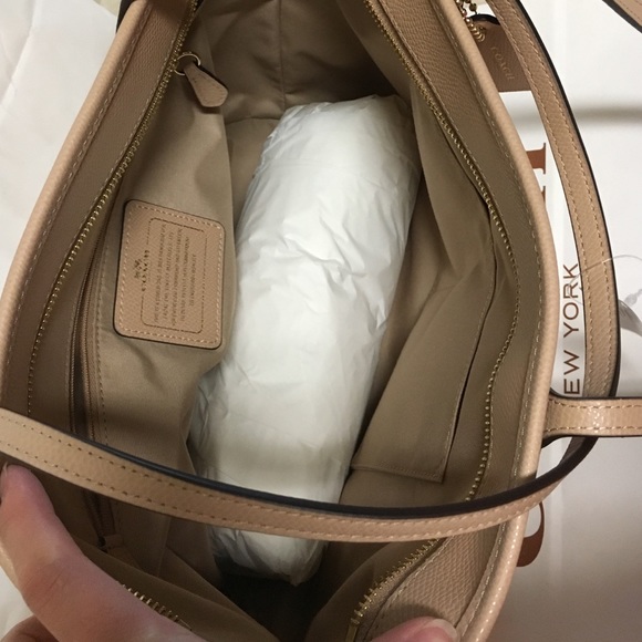 🎀flash sale~coach city zip tote nude - Picture 2 of 4