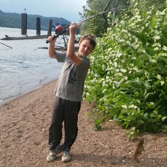 MEET YOUR POSHER, JENNIFER - Picture 4 of 4