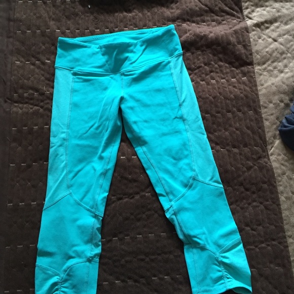 Alo yoga crops
