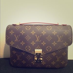 Louis Vuitton Pochette Metis
