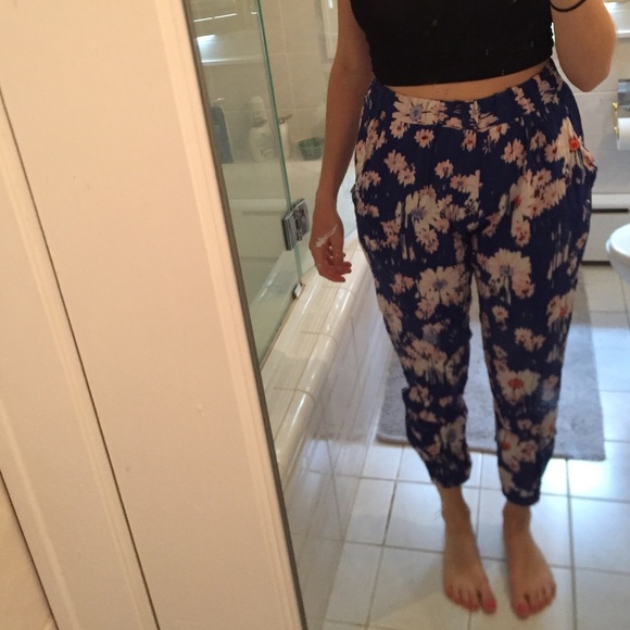 High waisted flowy floral pants - Picture 4 of 4