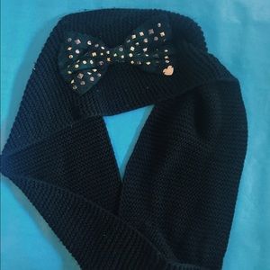 Betsey Johnson Circle Scarf