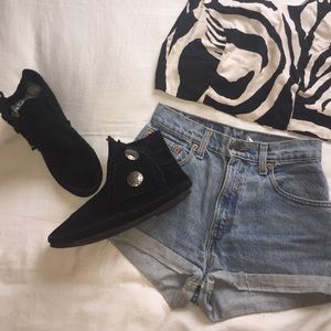 Minnetonka Two Button Bootie Moccasin black