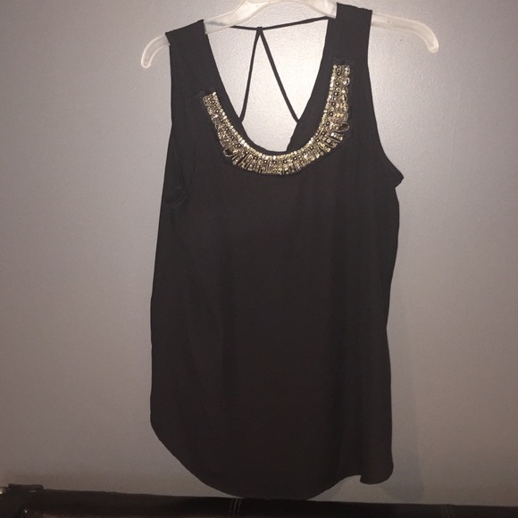 Classy black tank barley worn!