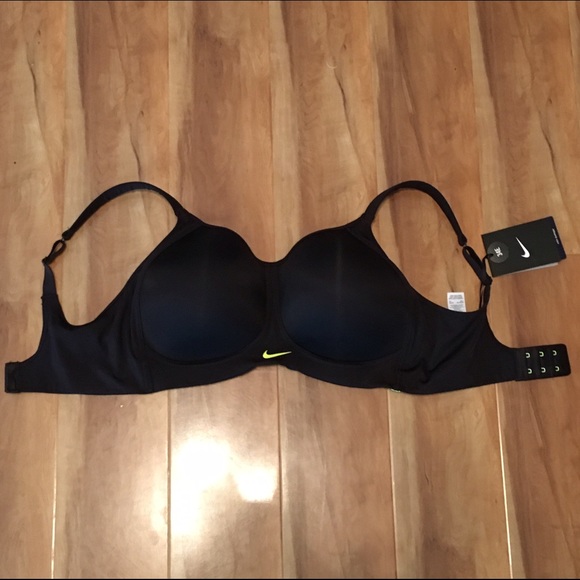 Nike 34DD Sports Bra - Picture 4 of 4