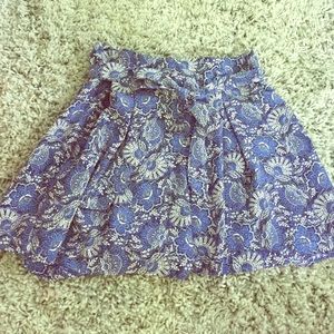 Flowy blue paisley shorts with bow