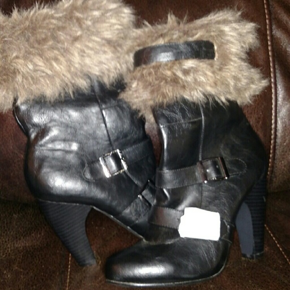 Mid calf fur lined heel boots