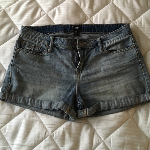 GAP shorts