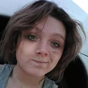 Meet your Posher, Cecilia