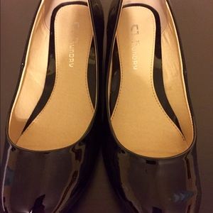 Black patent leather flats