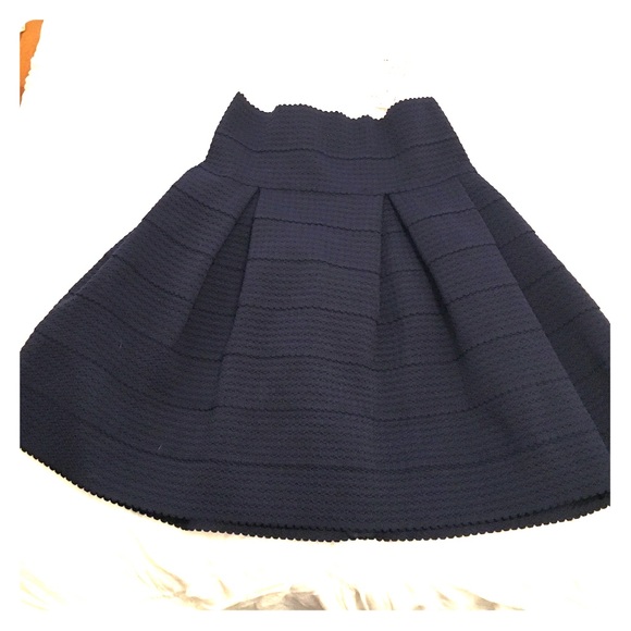 Navy bubble skirt, BNWT