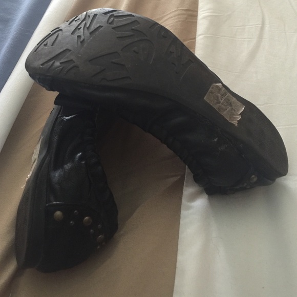 Slip-on flats. - Picture 3 of 3