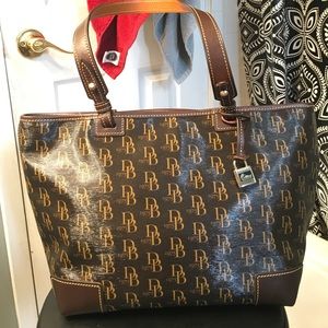 Dooney & Bourke Medium Susana AUTHENTIC