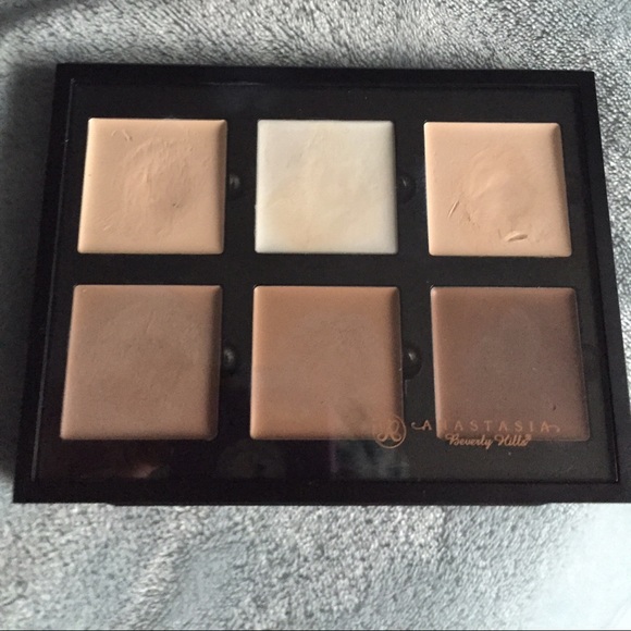 Anastasia Beverly Hills cream contour fair