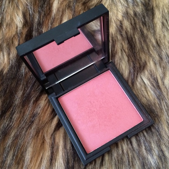 Younique Mineral Blush in Seductive