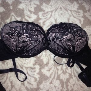 💋SEXY 💋 F21 Black and Nude Lace Bra